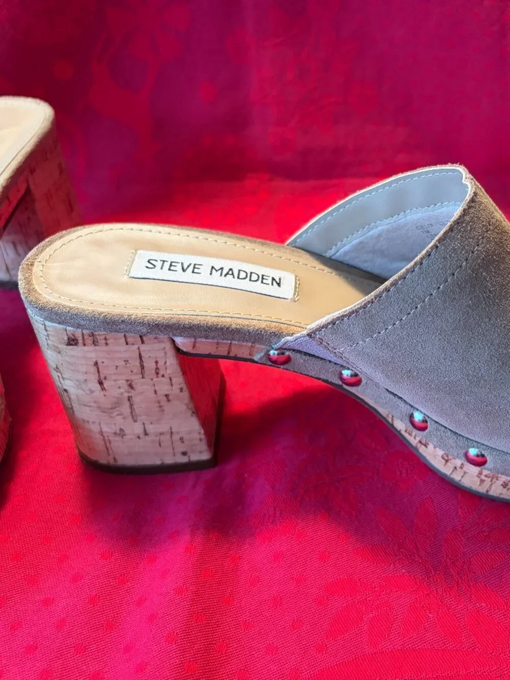 STEVE MADDEN SLIP ON HEELS